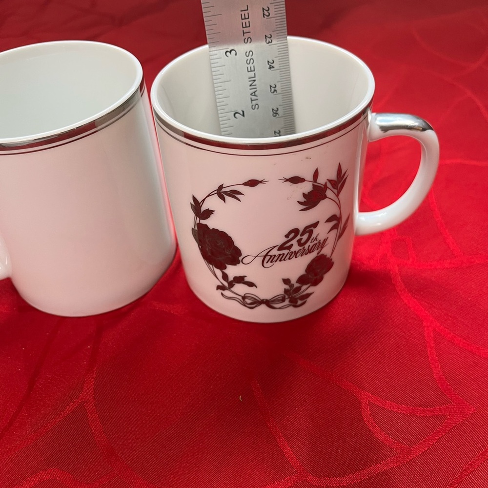 White and Red Ceramic Mugs with Folk Art Design - Picture 6 of 6